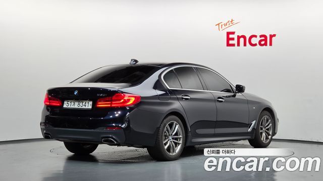 BMW 5-Series 2018 — photo 2