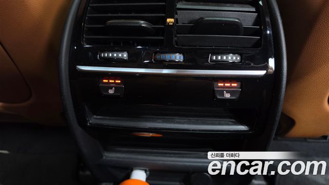 BMW 5-Series 2018 — photo 18