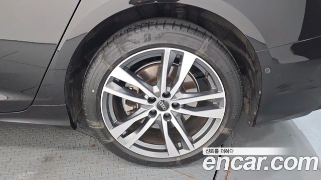 Audi A6 2022 — photo 7