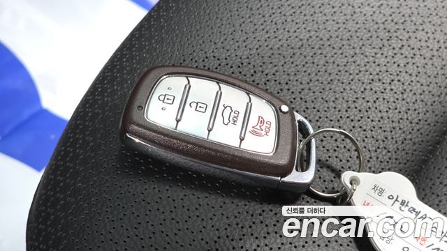 Hyundai AVANTE 2017 — photo 23
