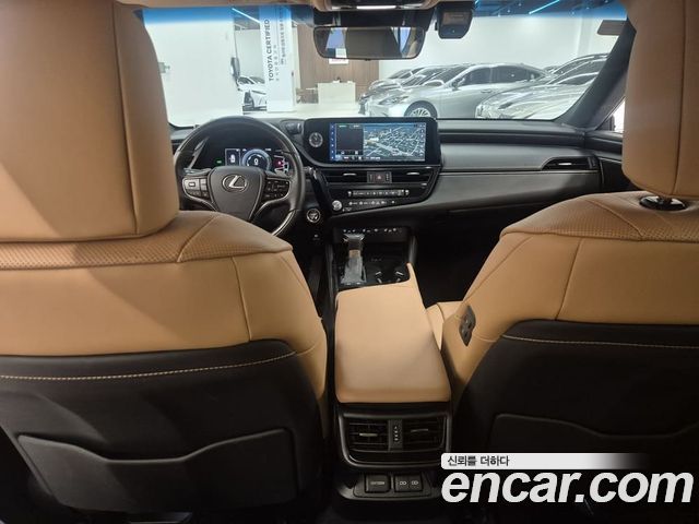 Lexus ES 2023 — photo 7