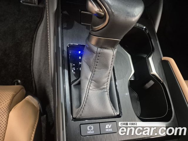 Lexus ES 2023 — photo 9