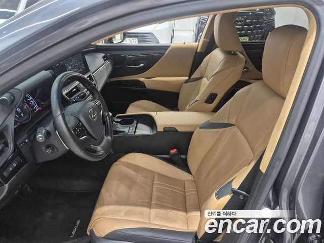 Lexus ES 2023 — photo 10