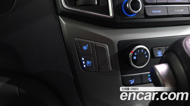 Hyundai Starex 2016 — photo 18
