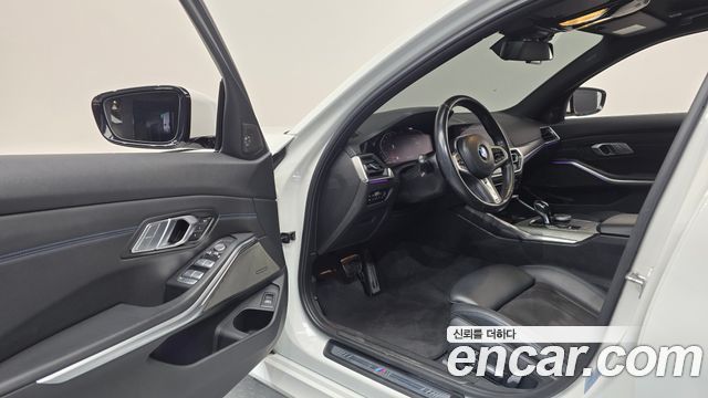 BMW 3-Series 2021 — photo 13