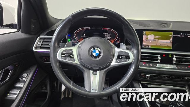 BMW 3-Series 2021 — photo 18