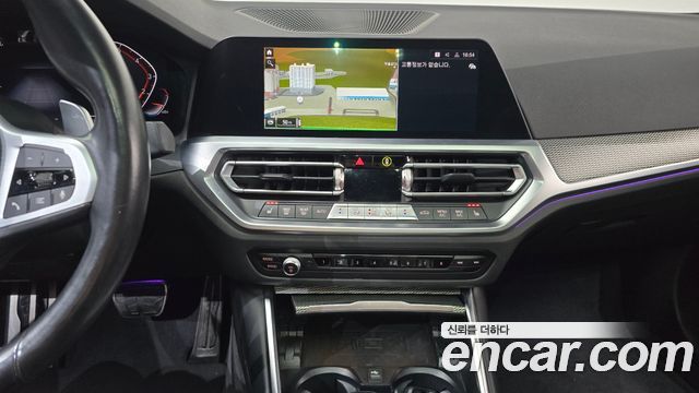 BMW 3-Series 2021 — photo 19