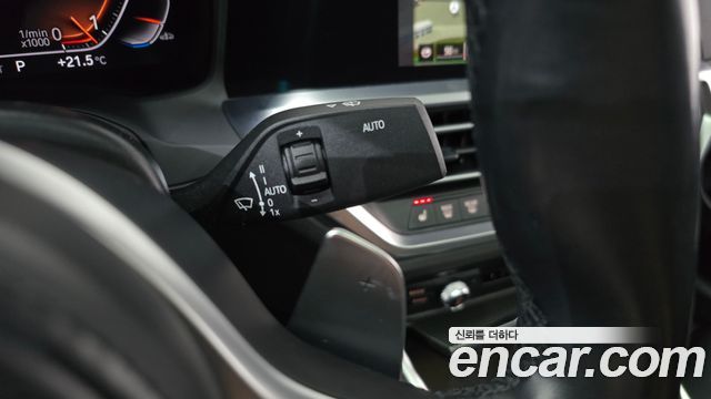 BMW 3-Series 2021 — photo 24