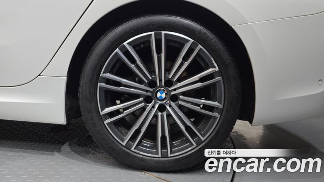 BMW 3-Series 2021 — photo 7