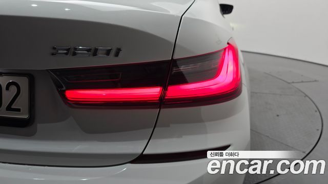 BMW 3-Series 2021 — photo 9
