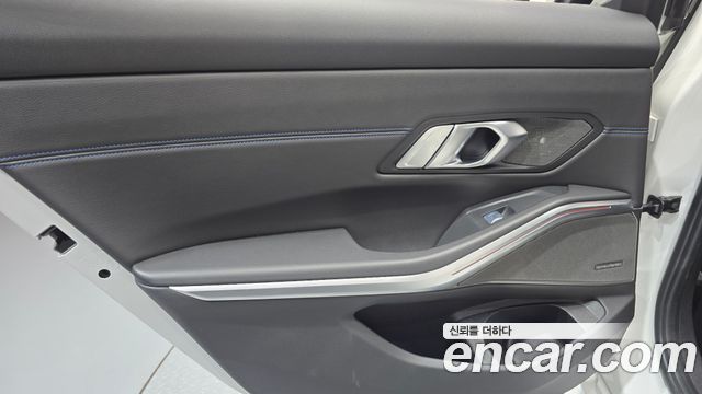 BMW 3-Series 2021 — photo 15