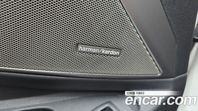 BMW 3-Series 2021 — photo 30