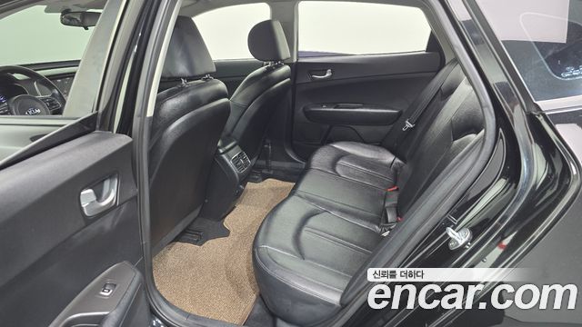 Kia K5 2016 — photo 11