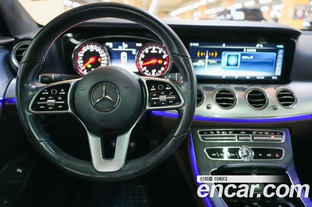 Mercedes-Benz E-Class 2020 — photo 7