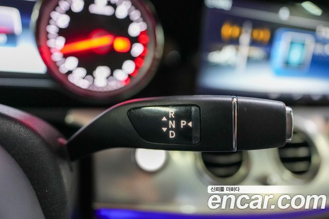 Mercedes-Benz E-Class 2020 — photo 9
