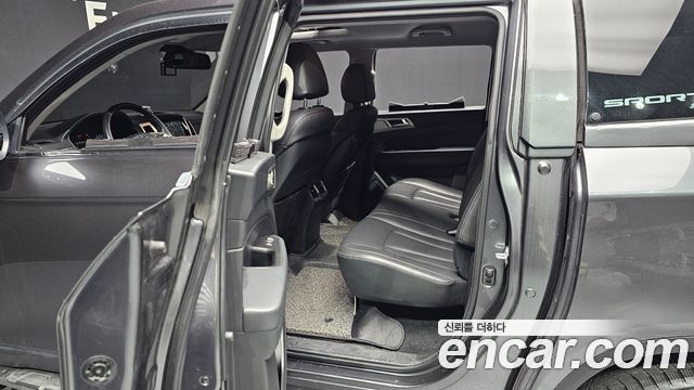 KG Mobility Rexton 2018 — photo 28