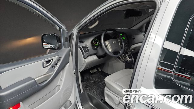 Hyundai Starex 2015 — photo 13