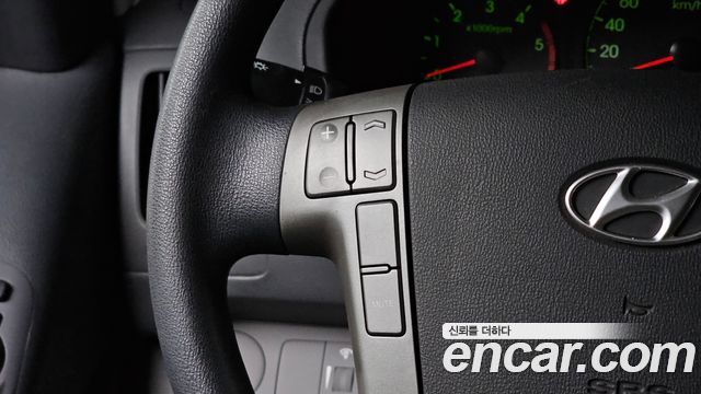 Hyundai Starex 2015 — photo 23