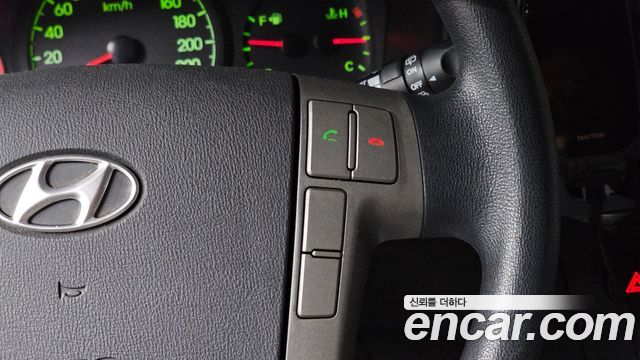 Hyundai Starex 2015 — photo 24