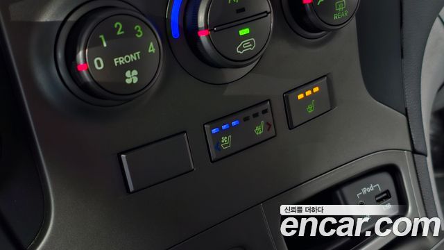 Hyundai Starex 2015 — photo 25