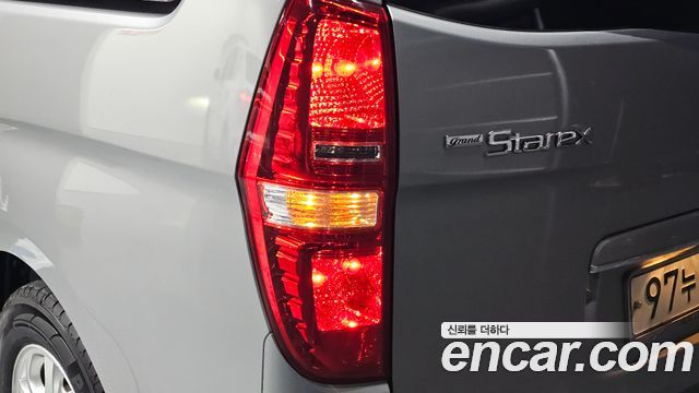 Hyundai Starex 2015 — photo 9