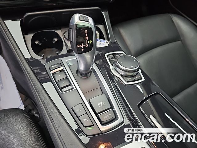 BMW 5-Series 2016 — photo 8