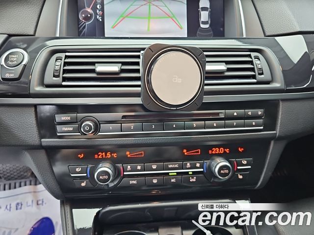 BMW 5-Series 2016 — photo 10
