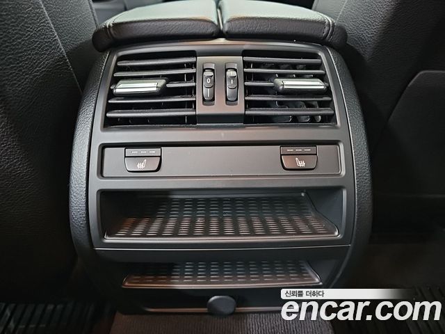 BMW 5-Series 2016 — photo 13