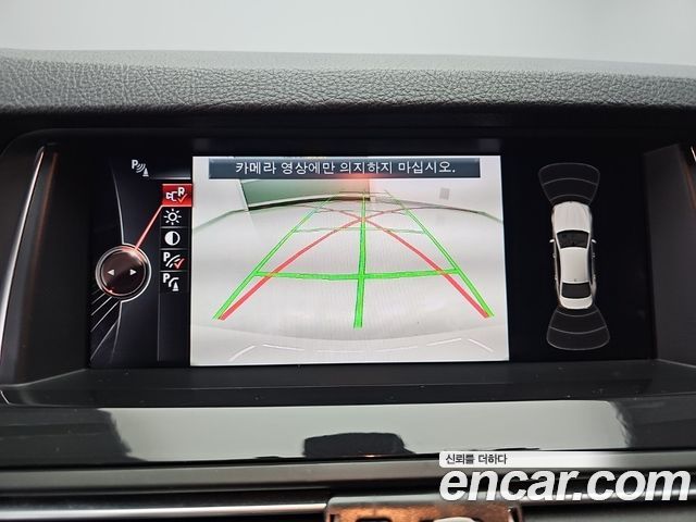 BMW 5-Series 2016 — photo 16