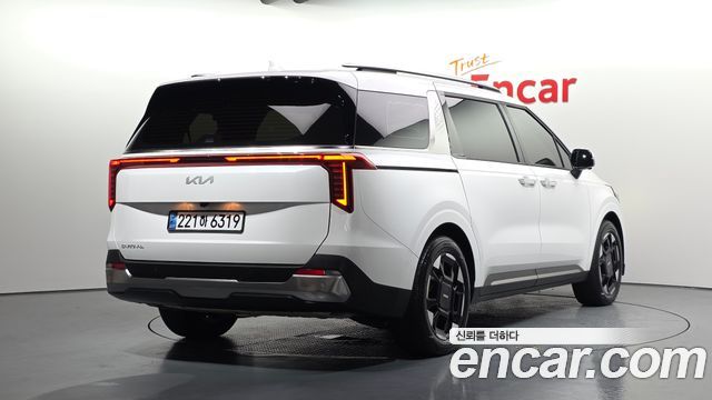 Kia Canival 2024 — photo 2