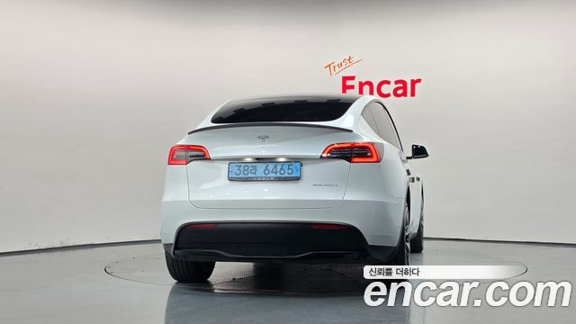 Tesla Model Y 2023 — photo 4