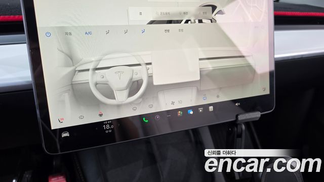 Tesla Model Y 2023 — photo 21