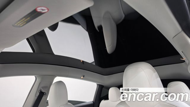Tesla Model Y 2023 — photo 23