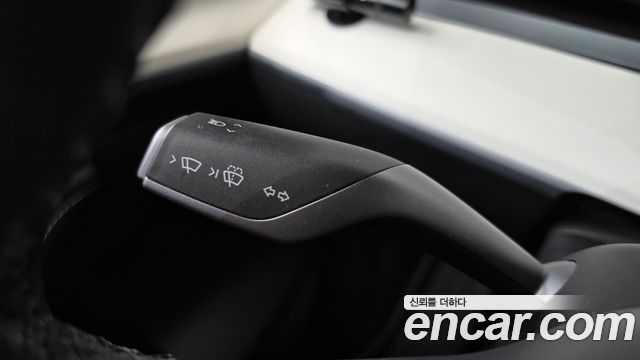 Tesla Model Y 2023 — photo 27