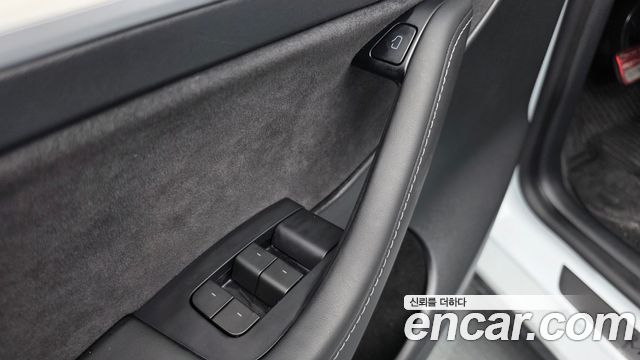 Tesla Model Y 2023 — photo 28