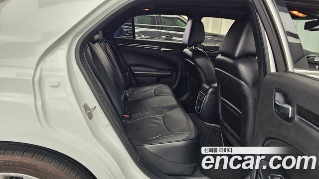 Chrysler 300C 2014 — photo 12