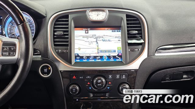 Chrysler 300C 2014 — photo 14