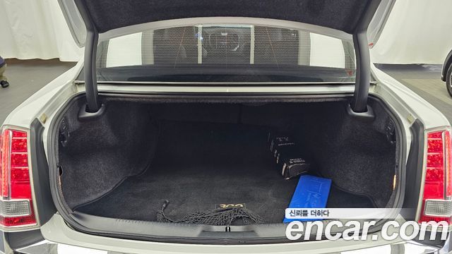Chrysler 300C 2014 — photo 20