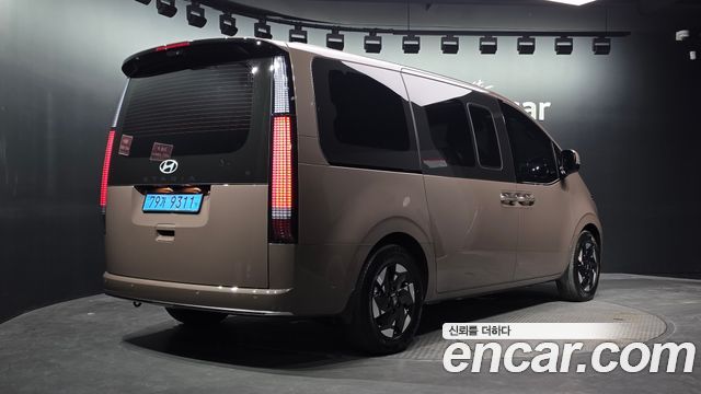 Hyundai Staria 2027 — photo 2
