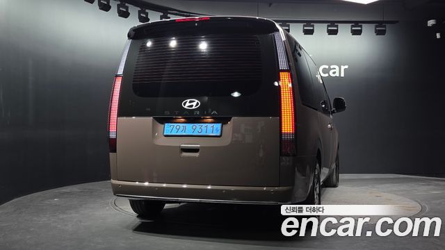 Hyundai Staria 2027 — photo 4