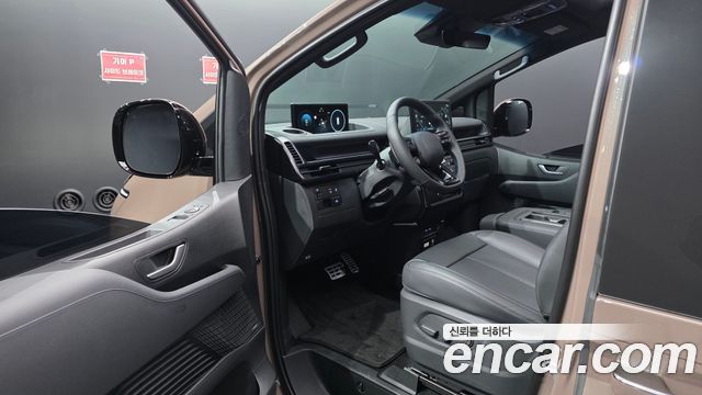 Hyundai Staria 2027 — photo 13