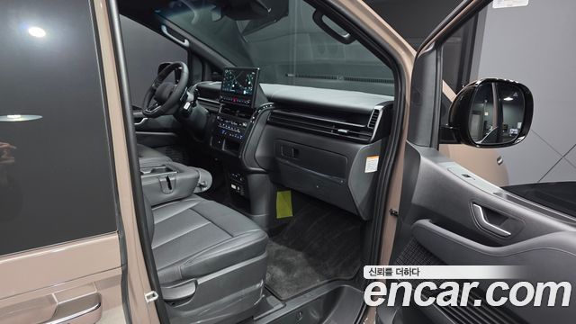 Hyundai Staria 2027 — photo 17