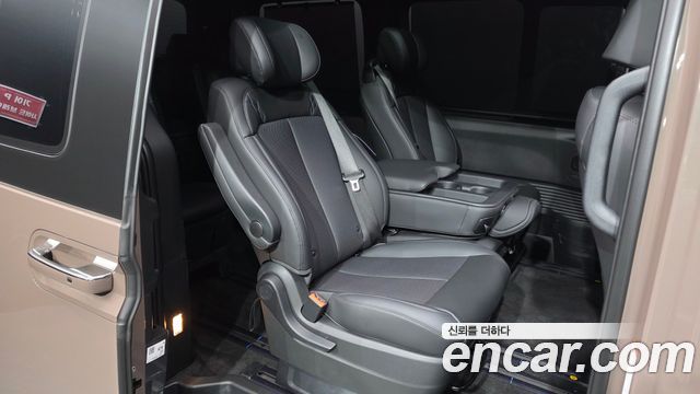 Hyundai Staria 2027 — photo 18