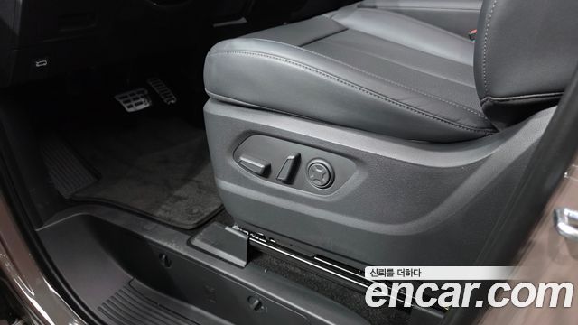 Hyundai Staria 2027 — photo 24