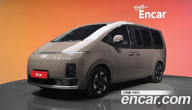 Hyundai Staria 2027 — photo 1