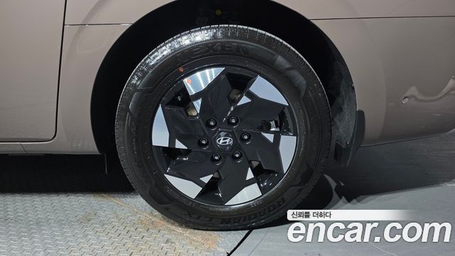 Hyundai Staria 2027 — photo 7