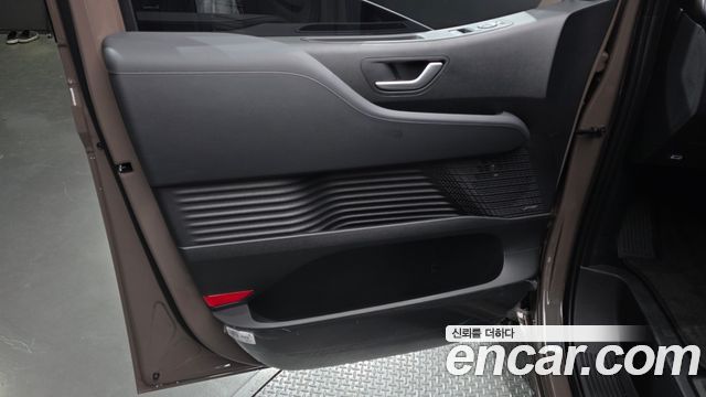 Hyundai Staria 2027 — photo 14