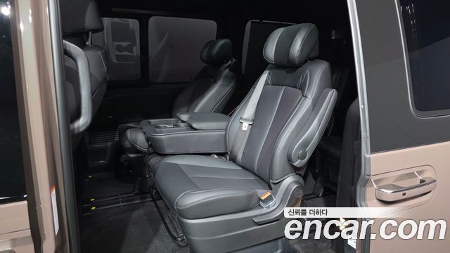 Hyundai Staria 2027 — photo 16