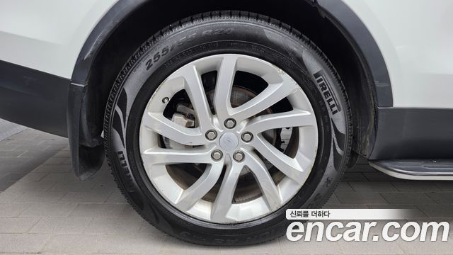 Land Rover Discovery 2018 — photo 5