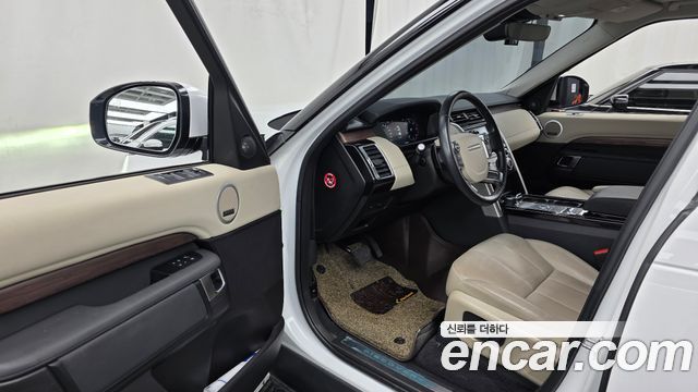 Land Rover Discovery 2018 — photo 10